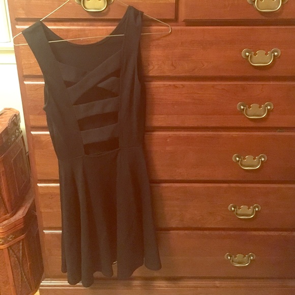Aqua Dresses & Skirts - NWOT crisscross back black dress by Aqua. Size XS.