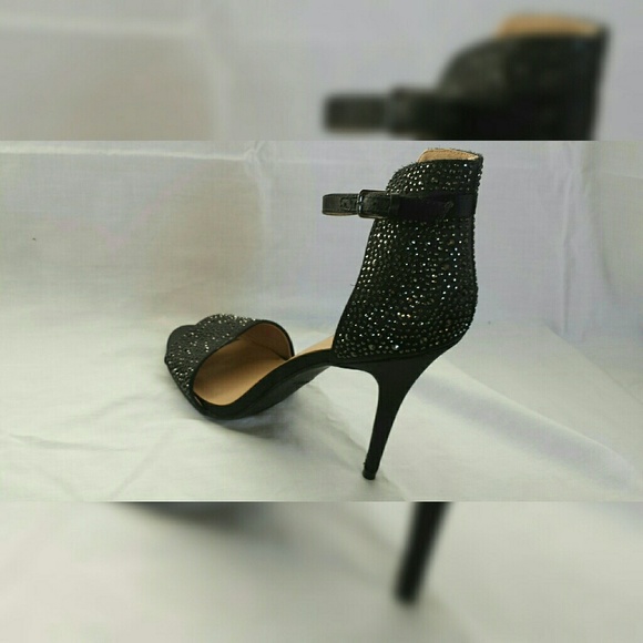 Black beaded heels sandal