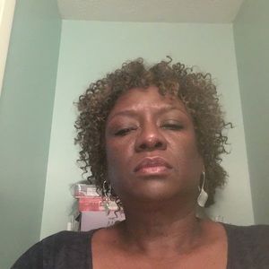 Meet your Posher, Carla