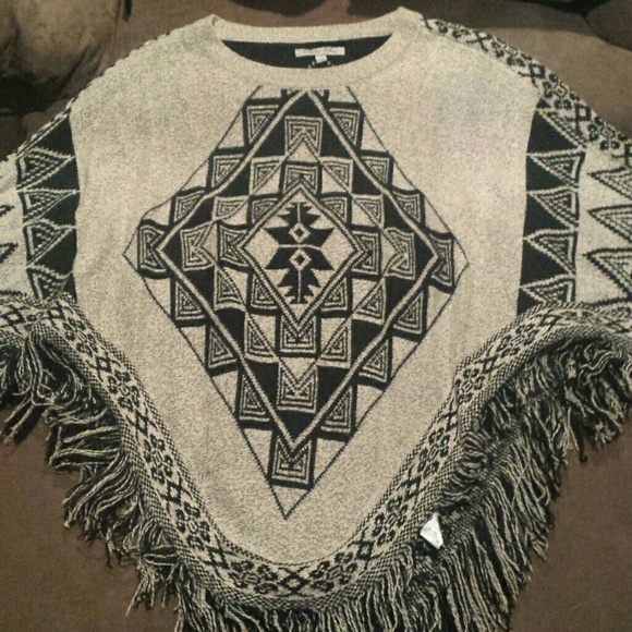 PRICE DROP!! Poncho L/XL