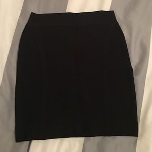 Stretchy slimming black skirt!
