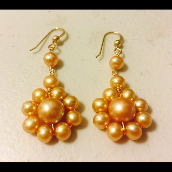 New Pearl dangle earring