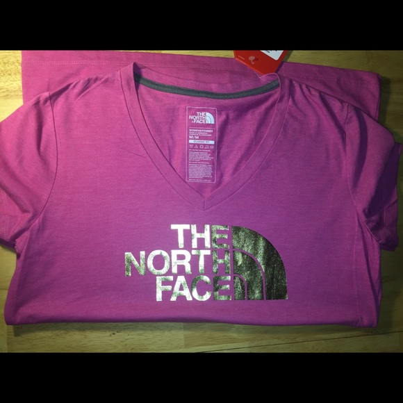 The North Face Women's V-neck top MEDIUM BNWTS - Picture 2 of 4