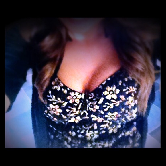 Black w/shimmery Floral pattern stitching Tank top