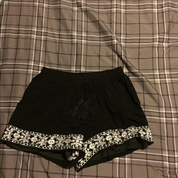Black Francesca shorts!