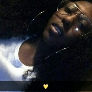 Meet your Posher, Macey