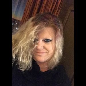 Meet your Posher, Lorrie