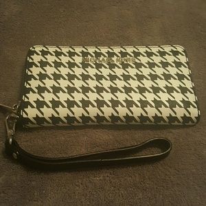 Michael Kors wristlet