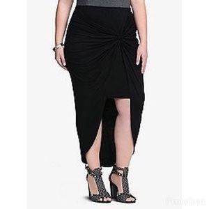Torrids black asymmetrical skirt