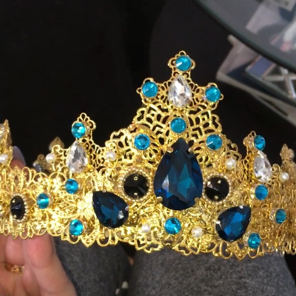monarchy inspired crown