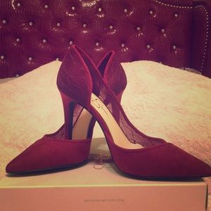 Jessica Simpson sexy vampire red heel.