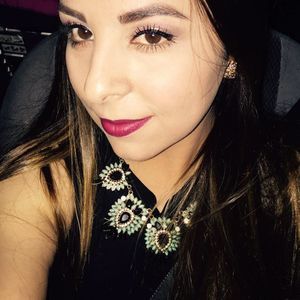 Meet your Posher, Kenia