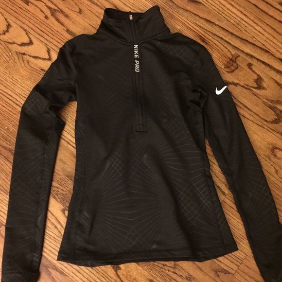 Nike Tops - Nike pro warm top