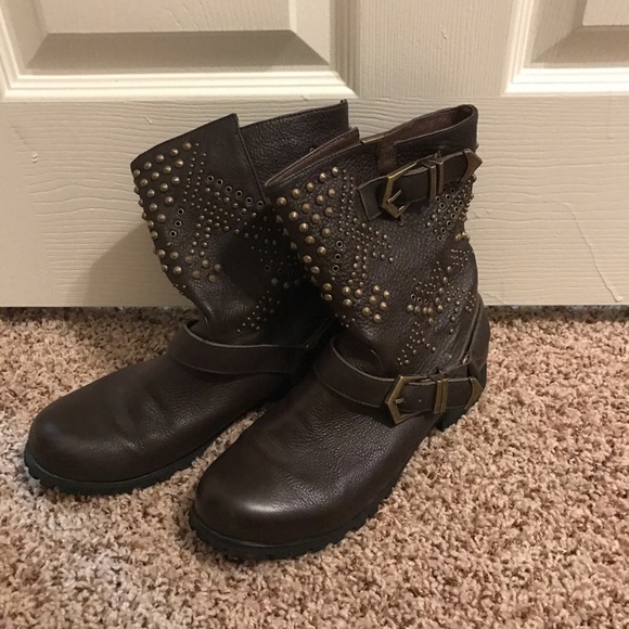 Modern Vice Brown studded booties!!! Awesome!!!