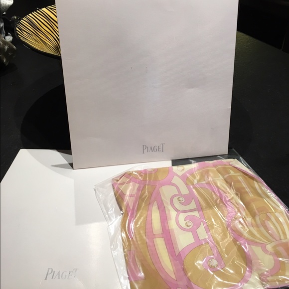 Silk Piaget 12x12 pocket square - Picture 2 of 3