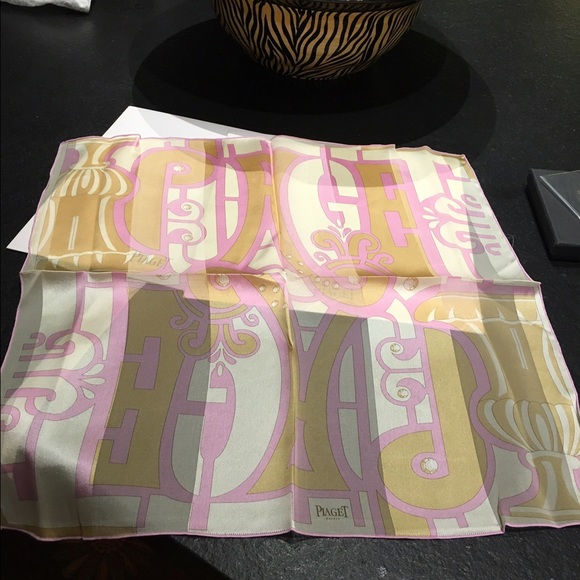 Silk Piaget 12x12 pocket square - Picture 3 of 3