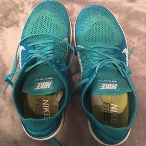 Nike Flynit 4.0 size 9