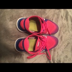 Nike flynit 4.0 size 9.5