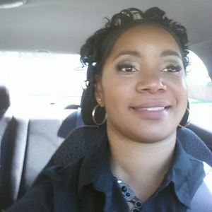 Meet your Posher, Monique