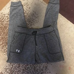 Woman's Under Armor loose fit pants