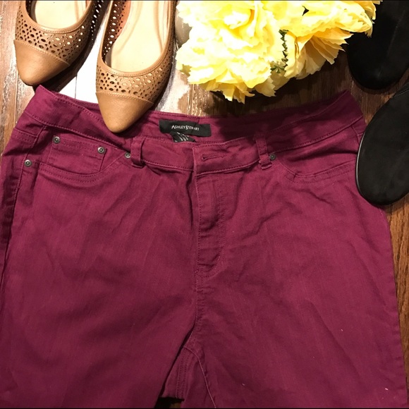 CLEAR OUT SALE 🎉Magenta Ashley Stewart Jeans