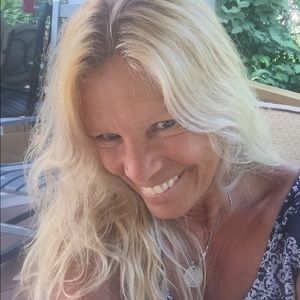 Meet your Posher, Jane