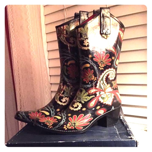 Rain boot