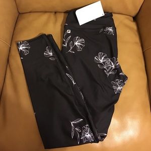 Fabletics salar black floral compression leggings