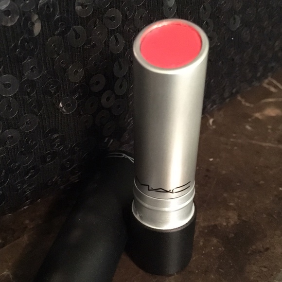 MAC LE Prolongwear Lipcreme Booyah!!!!