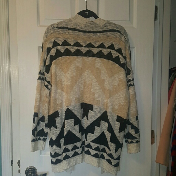 DEBUT M/L SWEATER AZTEC GORGEOUS - Picture 2 of 3
