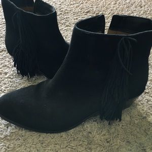 Via Spiga black fringe suede ankle boots size 7.5.