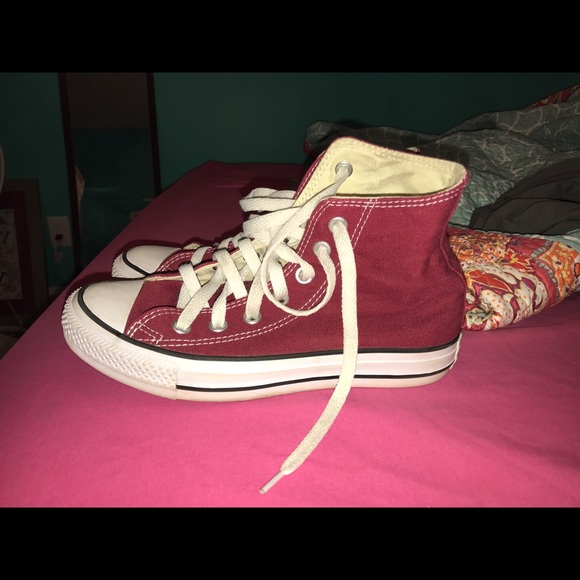 burgundy converse - Picture 1 of 1