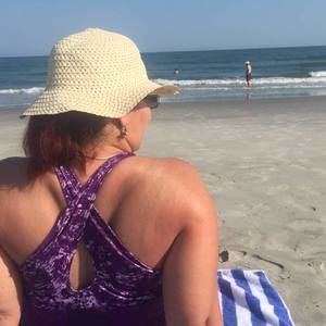 Meet your Posher, Dee dee