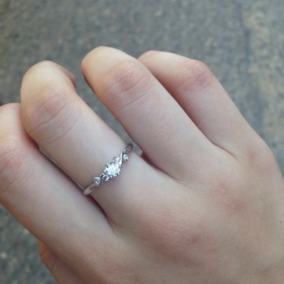 LAST ONE Sz. 8 White Gold Dainty Ring - Picture 4 of 4