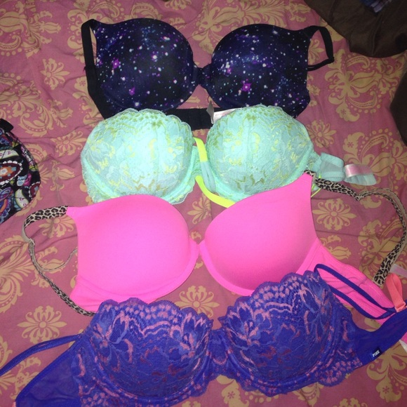 Pink Victoria's secrect bras