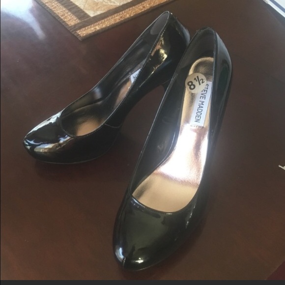 🔴SOLD🔴 Black Steve Madden Stiletto Heels - Picture 3 of 4
