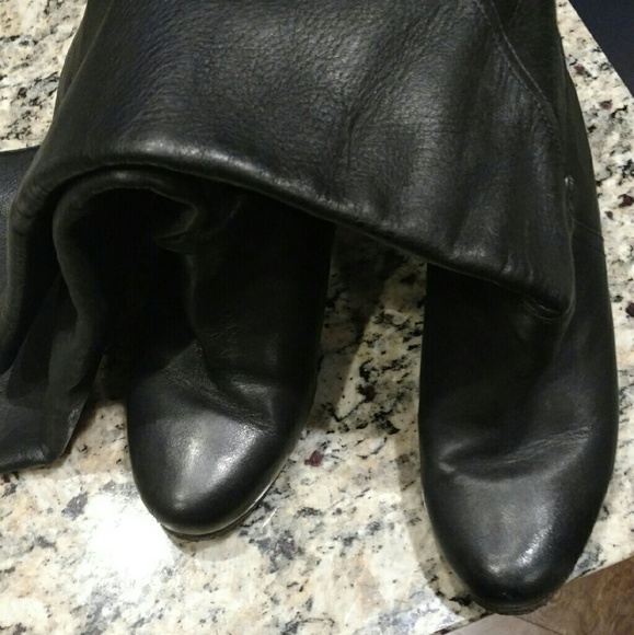 Ugg Ravenna Black Leather Boot - SOLD ON EBAY - Picture 4 of 4