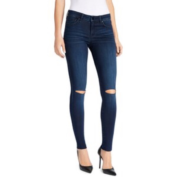 RIPPED KNEE SKINNYS