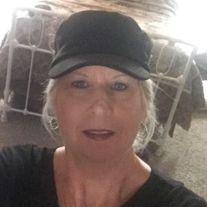 Meet your Posher, Becky