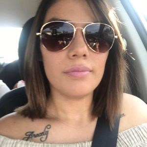 Meet your Posher, Jazmin