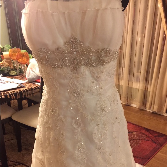 NWT Davids Bridal Beaded Lace Wedding Dress - Picture 5 of 7