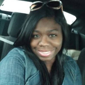 Meet your Posher, Leanne