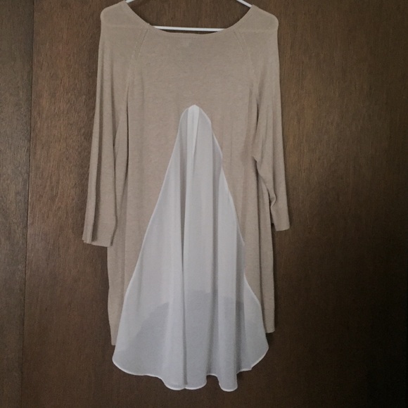 3/4 sleeve tan blouse with peep back - Picture 2 of 2