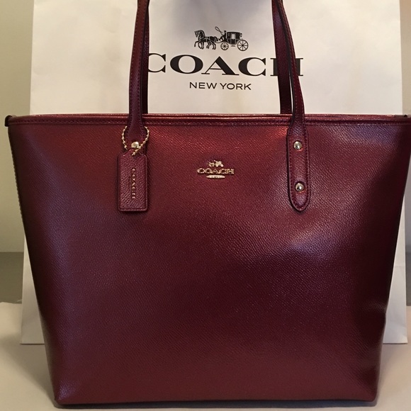 Coach Handbags - 🆕COACH NEW SHOULDER TOTE 💯 AUTHENTIC