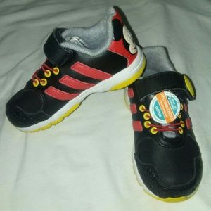 NWT Adidas Mickey Mouse Size 8 Toddler