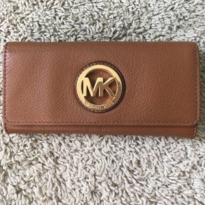 Micheal Kors leather wallet