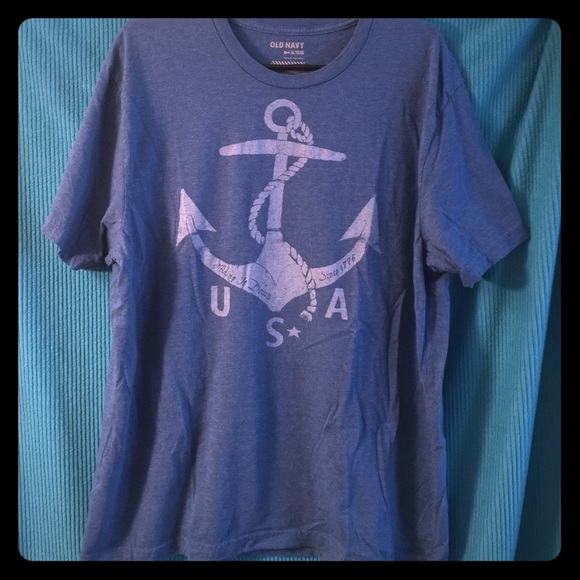 Old Navy anchor t-shirt