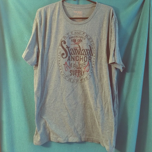 Old Navy standard anchor t-shirt