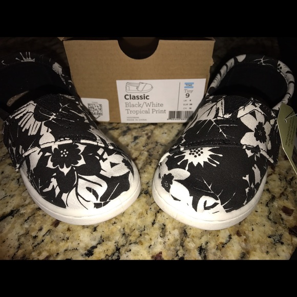 Toms Black and White Tropical Print Girls Size T9