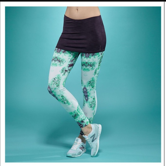 Heidi Klum New Balance collection leggings